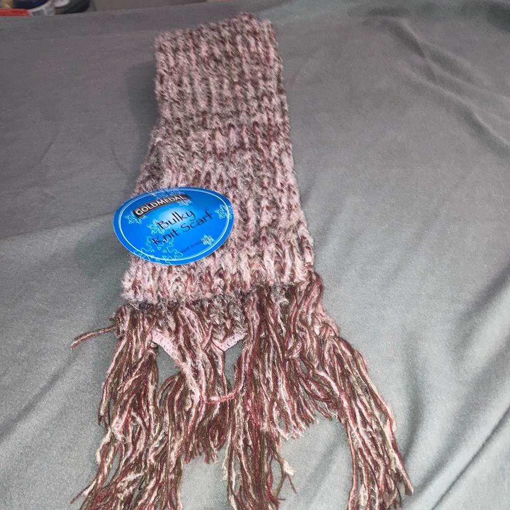 Woman’s scarf. New with tags